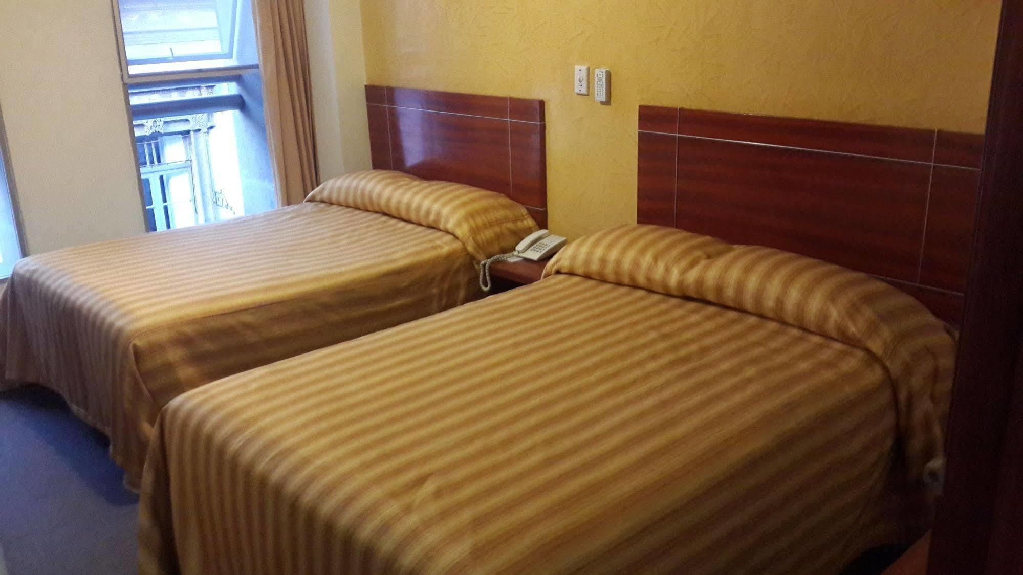 Hotel Roble เม็กซิโกซิตี้ ภายนอก รูปภาพ