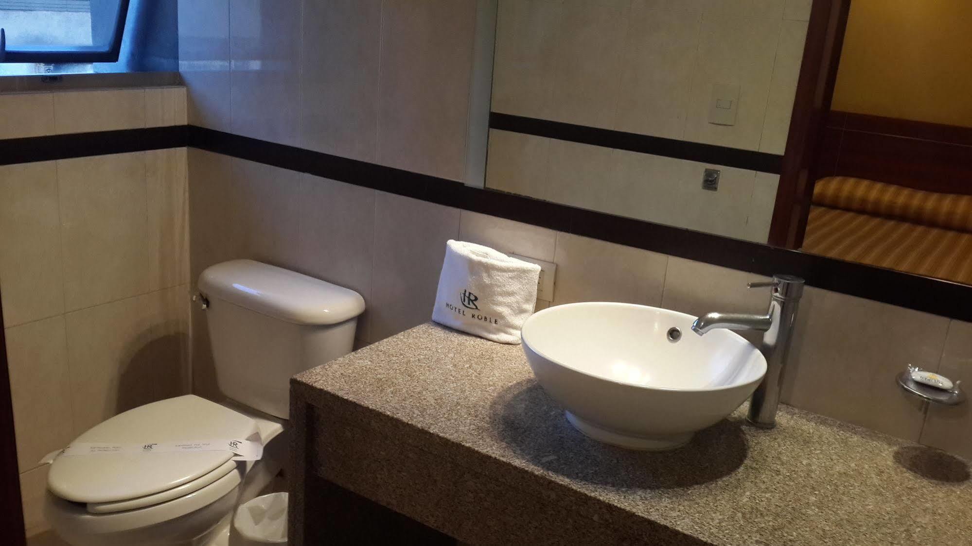 Hotel Roble เม็กซิโกซิตี้ ภายนอก รูปภาพ