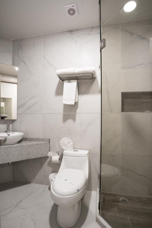 Hotel Roble เม็กซิโกซิตี้ ภายนอก รูปภาพ